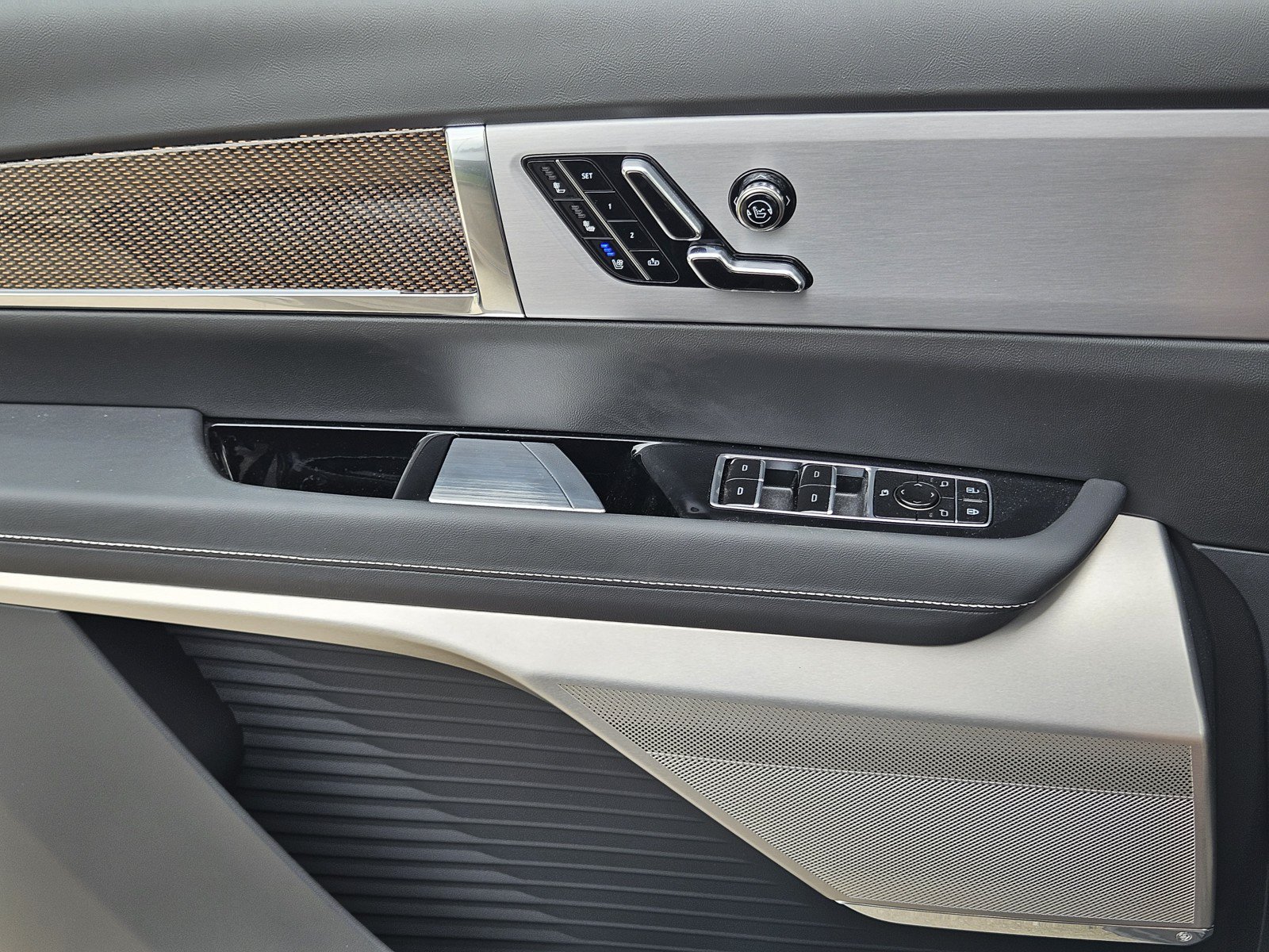 New 2026 Cadillac Vistiq Sport AWD/4WD image 16