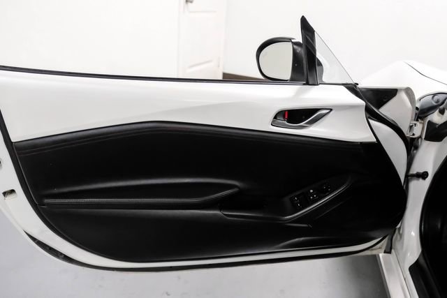 Used 2018 MAZDA MX-5 Miata RF Grand Touring RWD image 37