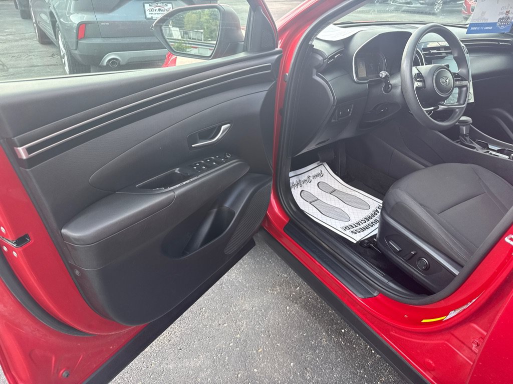 Used 2022 Hyundai Tucson SEL w/ Cargo Package AWD/4WD image 13