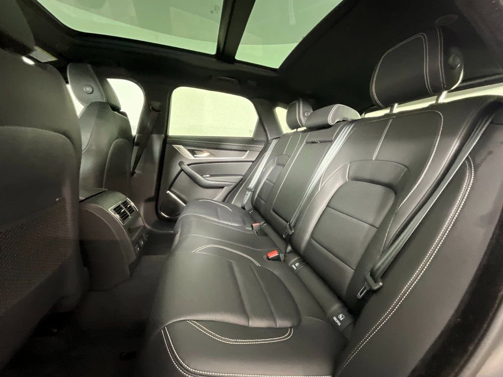 Certified 2025 Jaguar F-PACE R-Dynamic S image 25