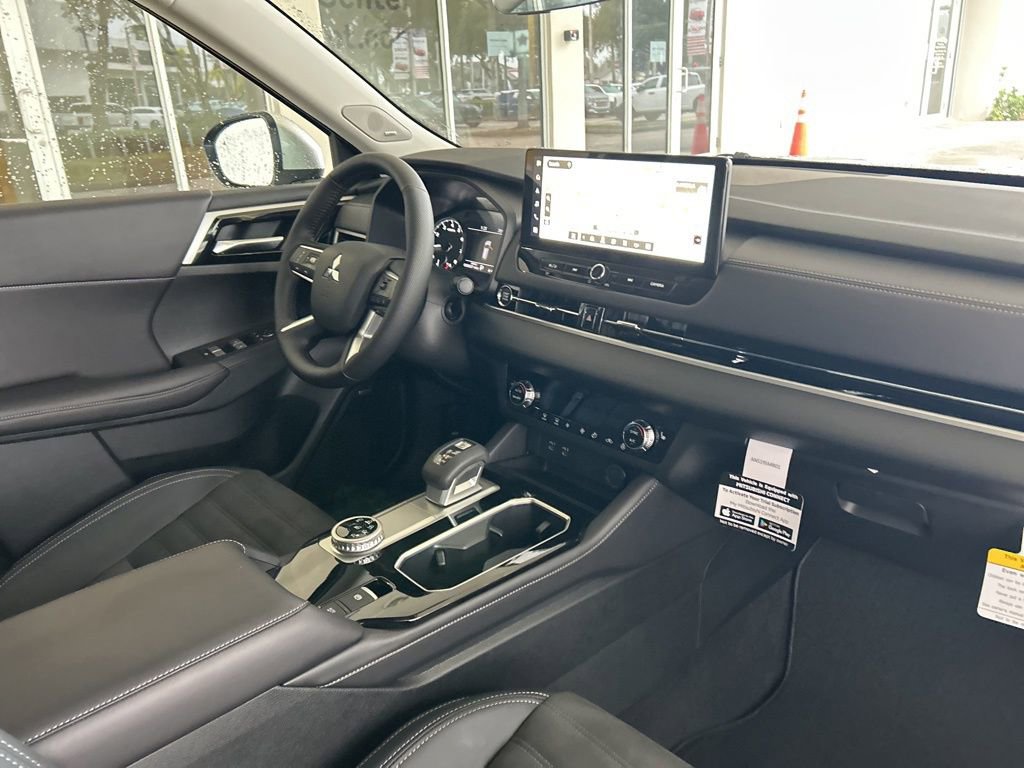 New 2026 Mitsubishi Outlander SE image 22