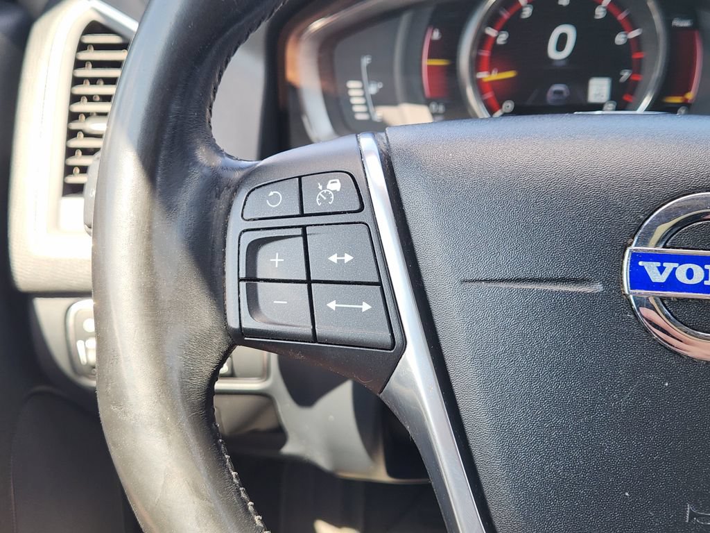 Used 2016 Volvo XC60 T5 Platinum FWD image 28