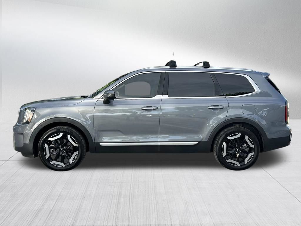 Used 2023 Kia Telluride EX w/ EX Captain's Chair Package FWD image 8