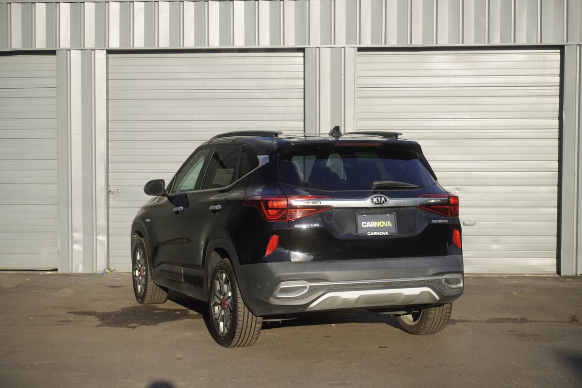 Used 2021 Kia Seltos SX w/ SX Sunroof Package AWD/4WD image 3