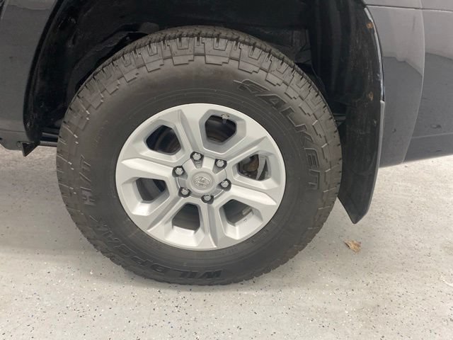 Used 2019 Toyota 4Runner SR5 AWD/4WD image 8