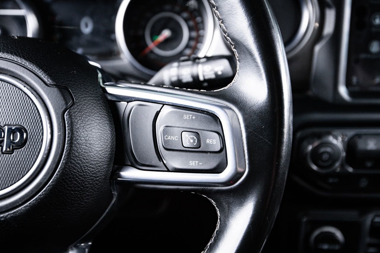 Used 2020 Jeep Wrangler Unlimited Sahara AWD/4WD image 16