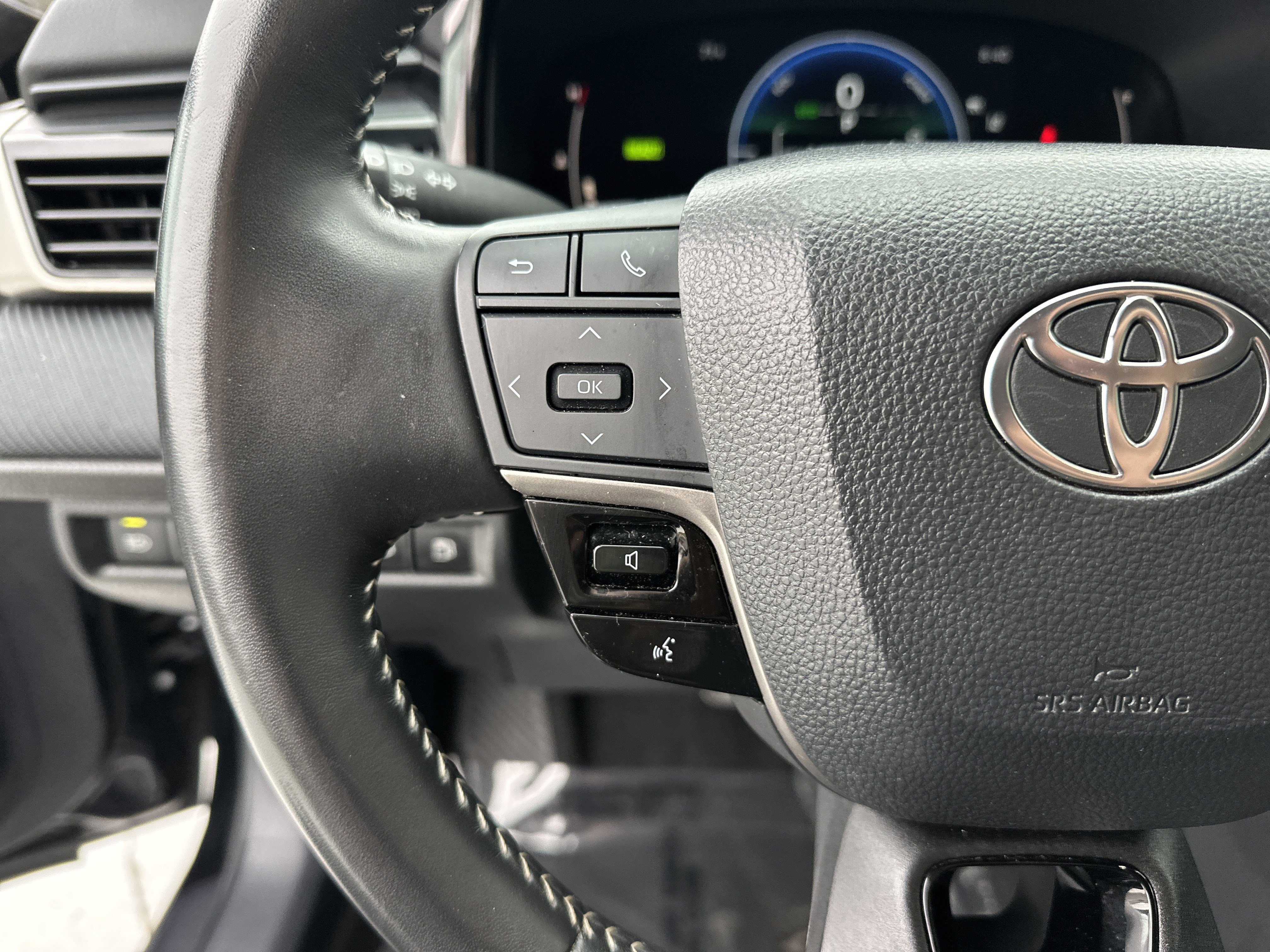 Certified 2025 Toyota Camry SE FWD image 19