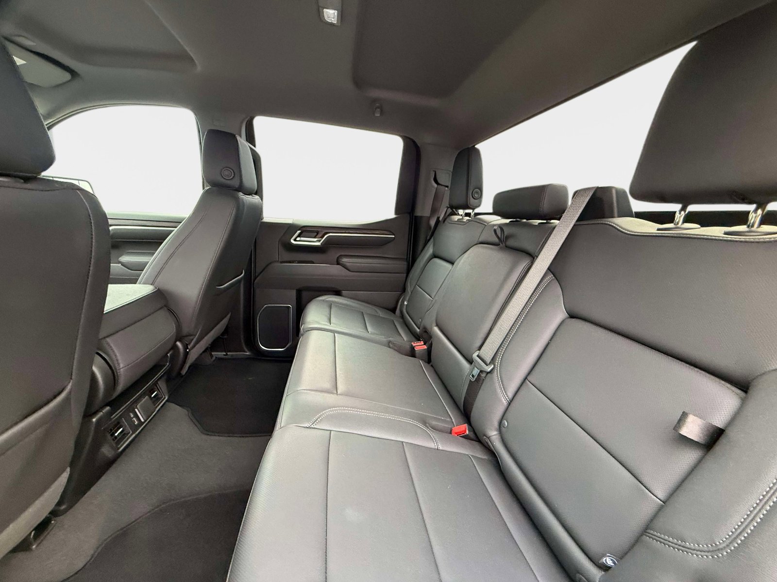 Used 2026 GMC Sierra 1500 SLT image 15