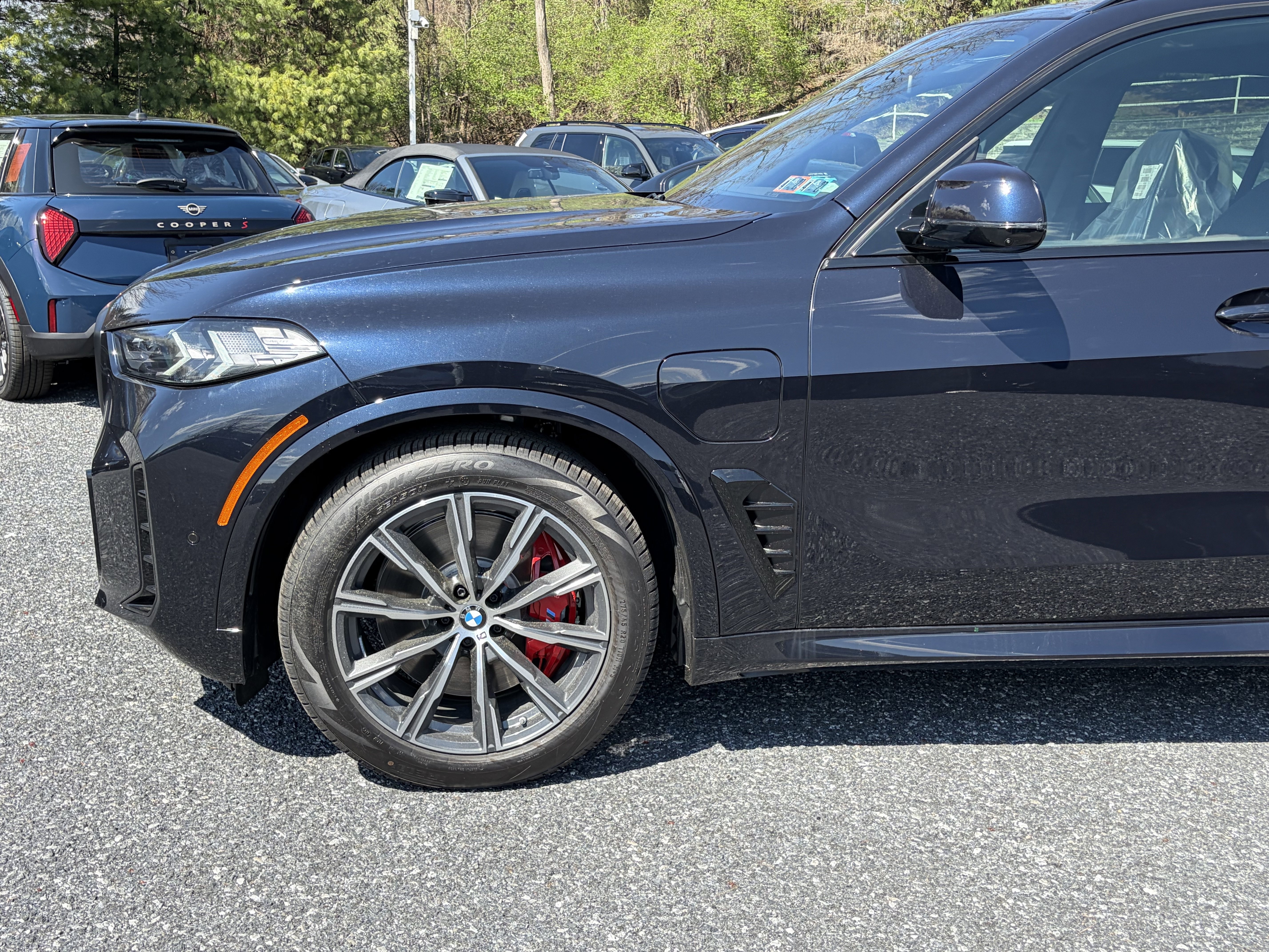 New 2026 BMW X5 xDrive50e w/ M Sport Package AWD/4WD image 4