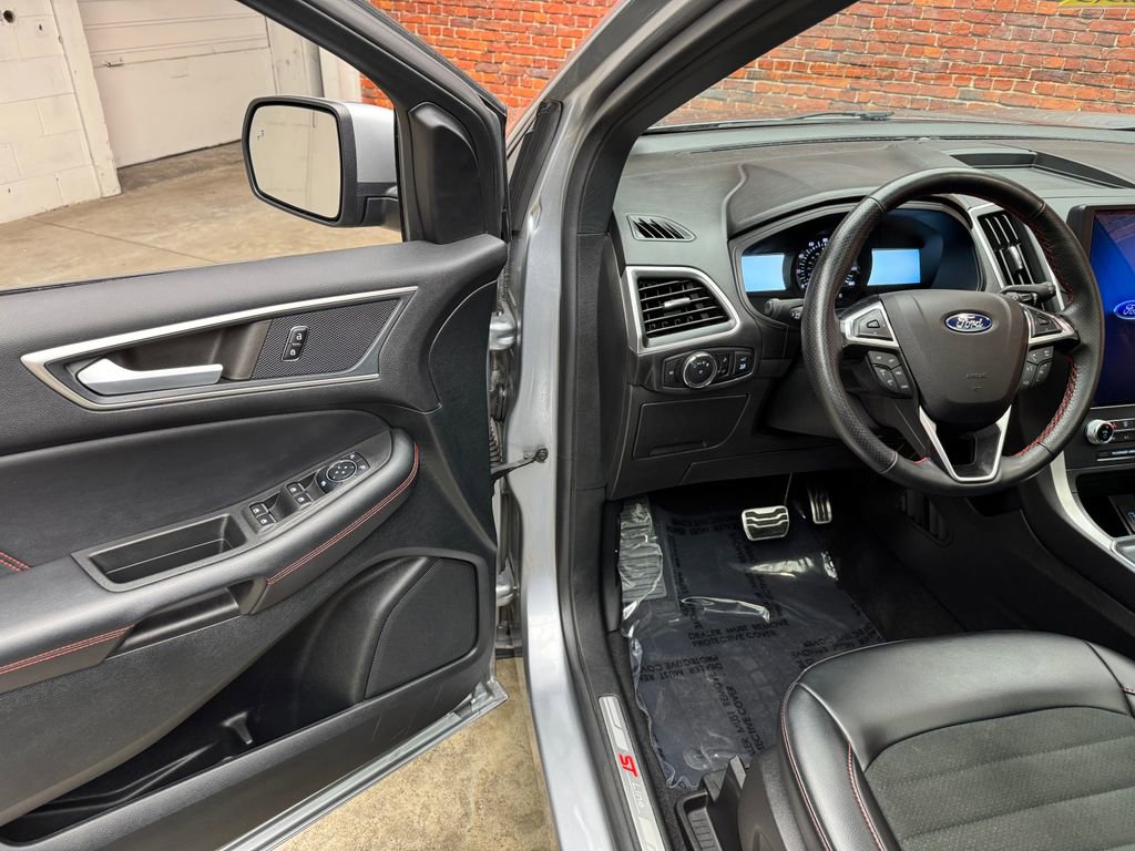 Certified 2023 Ford Edge ST-Line AWD/4WD image 9