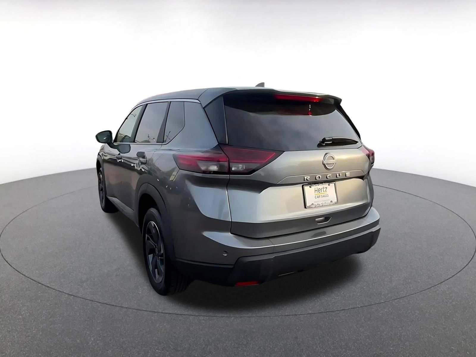 Used 2025 Nissan Rogue SV image 11