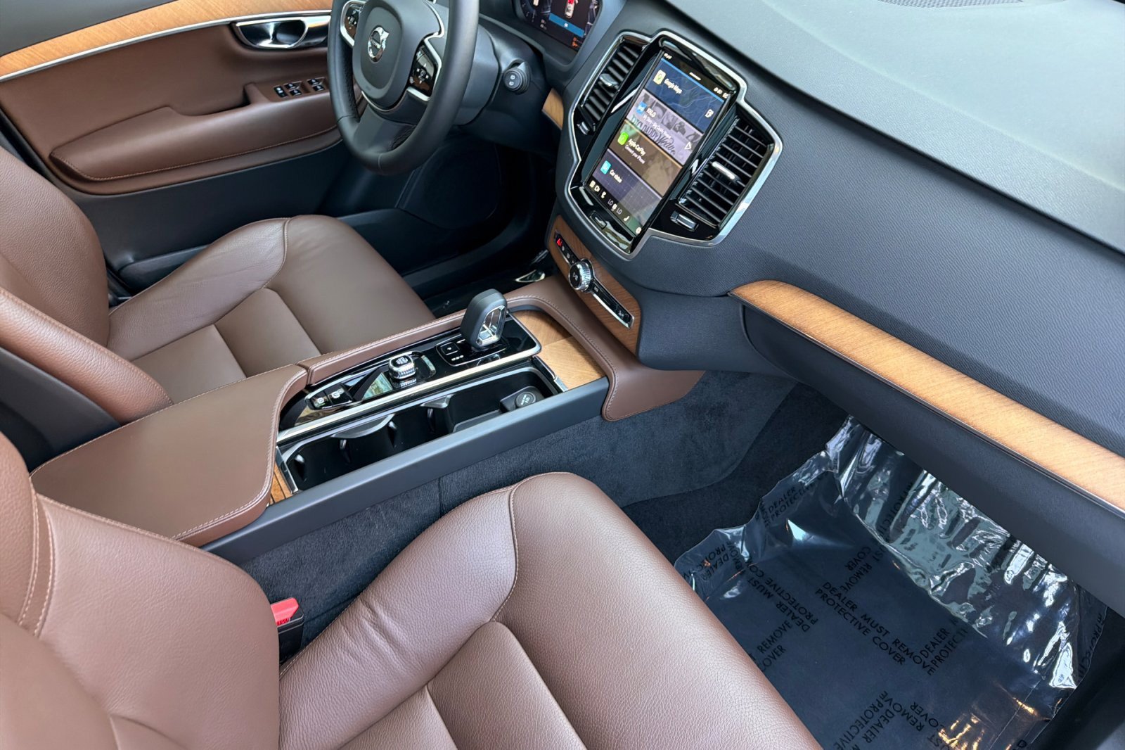 Used 2024 Volvo XC90 T8 Plus w/ Protection Package Premier AWD/4WD image 16
