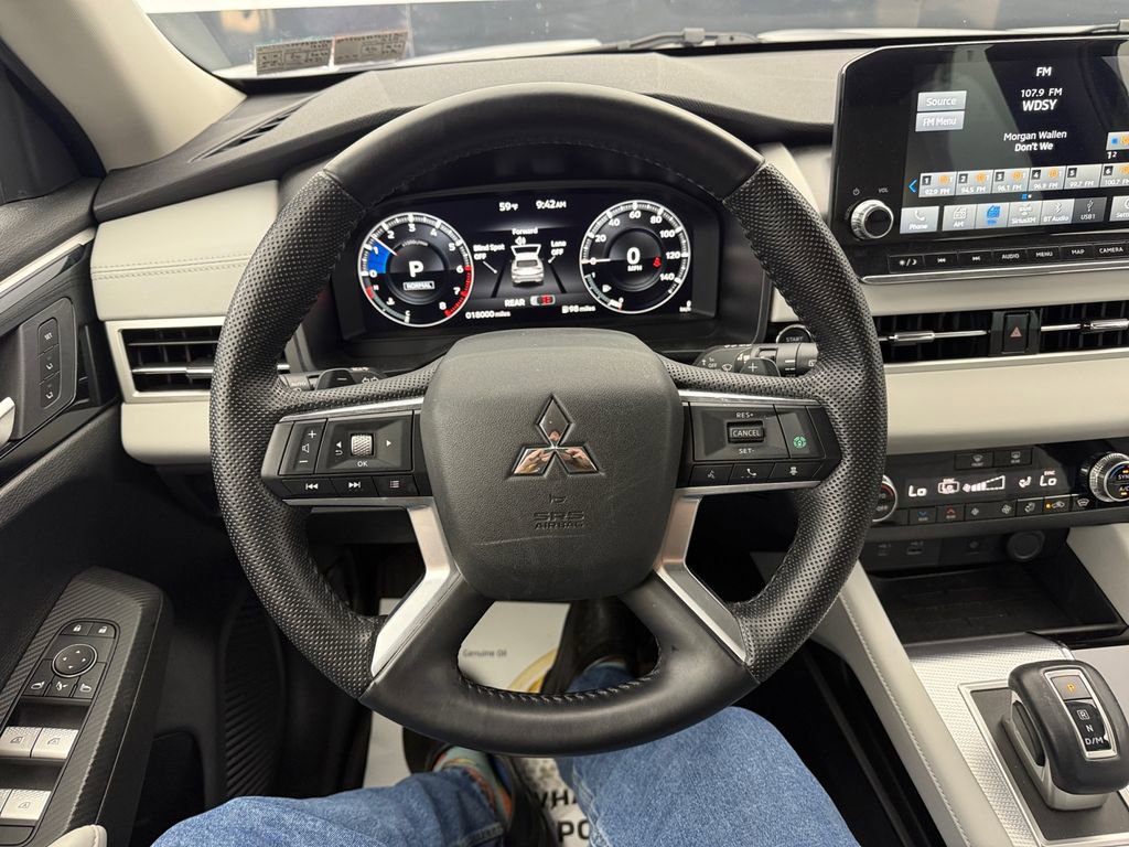 Used 2023 Mitsubishi Outlander SEL AWD/4WD image 15