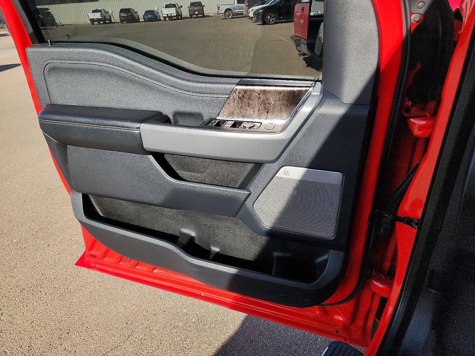 Used 2023 Ford F350 Lariat w/ Lariat Ultimate Package image 13