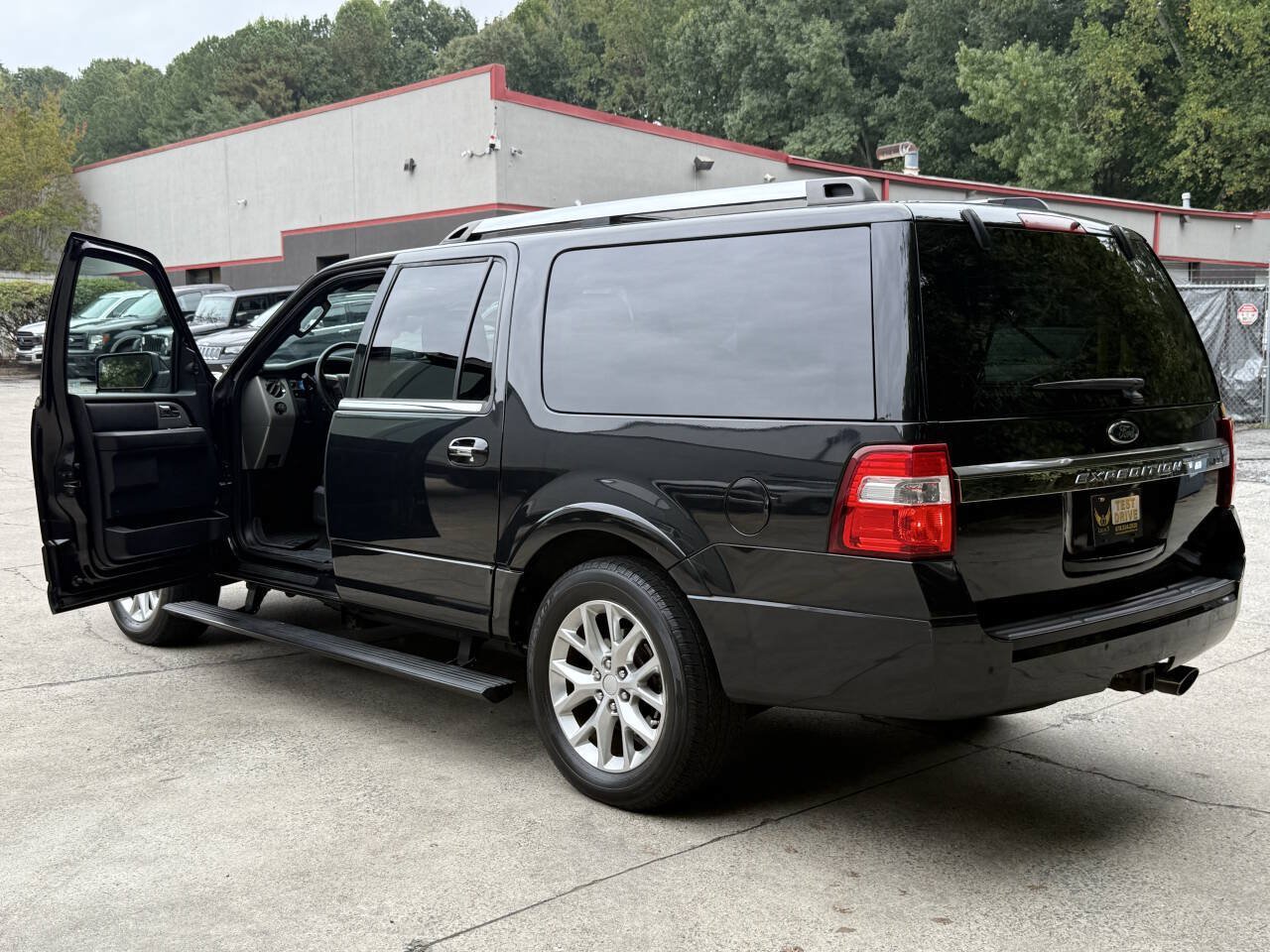 Used 2015 Ford Expedition EL Limited w/ Equipment Group 301A AWD/4WD image 50