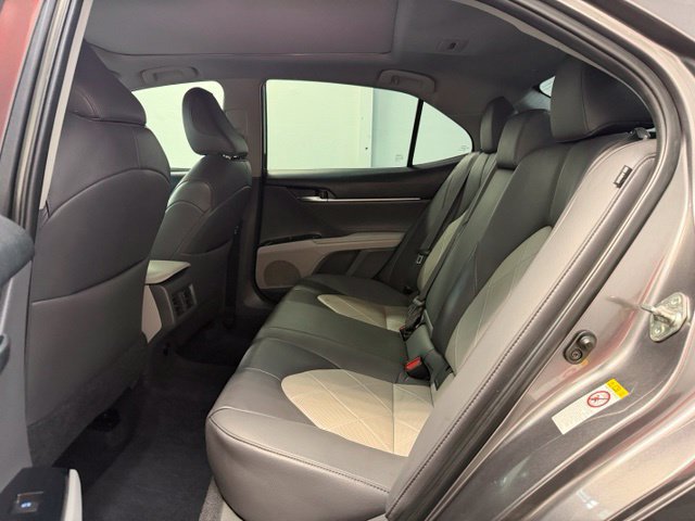 Used 2018 Toyota Camry XLE FWD image 28