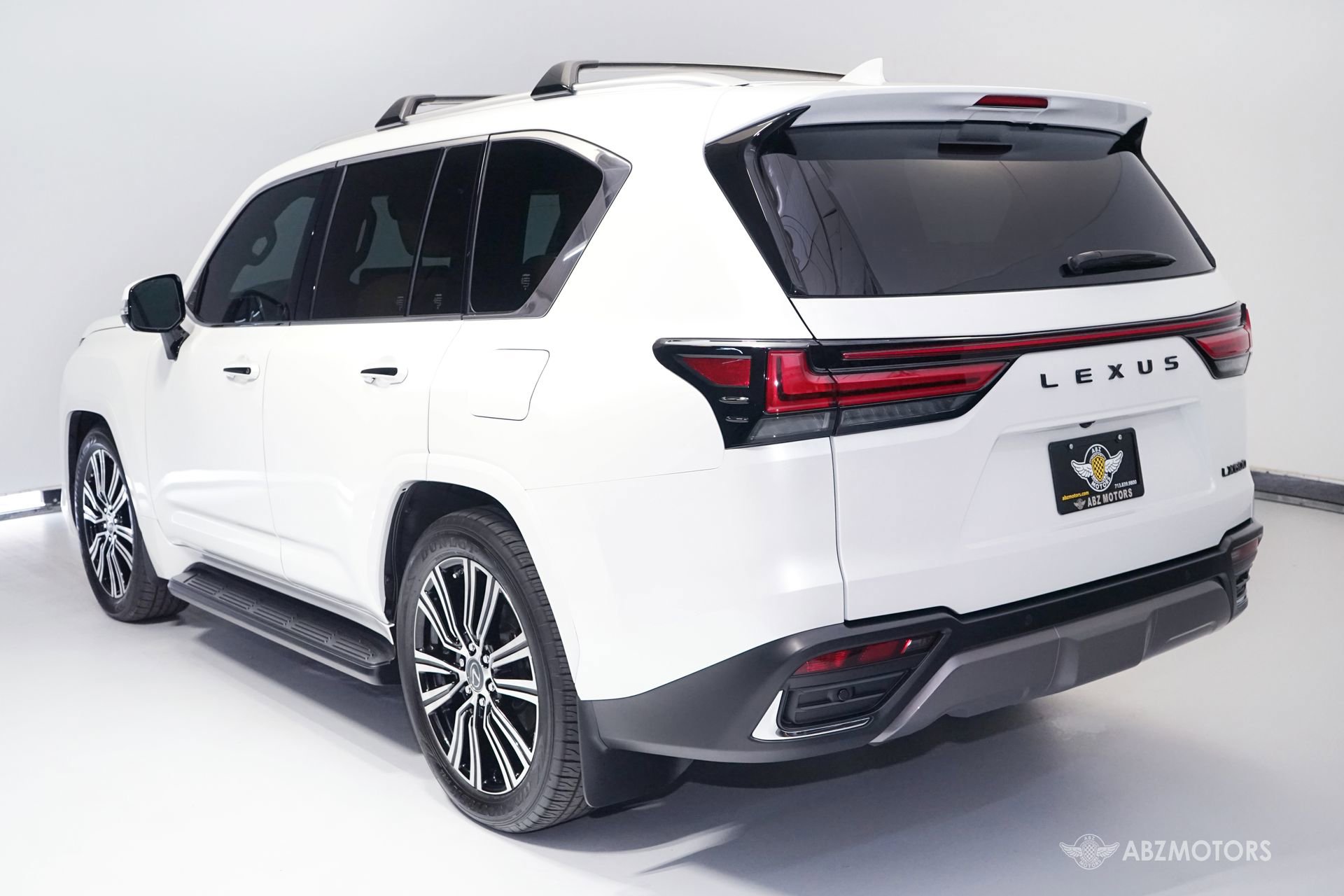 Used 2024 Lexus LX 600 4WD w/ Luxury Package image 7