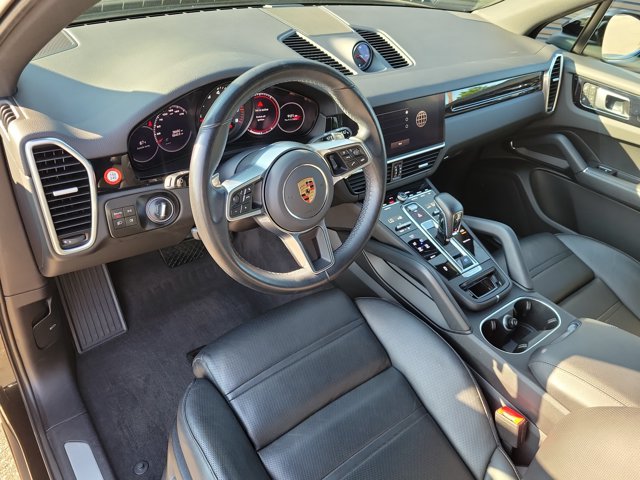Used 2023 Porsche Cayenne AWD/4WD image 5