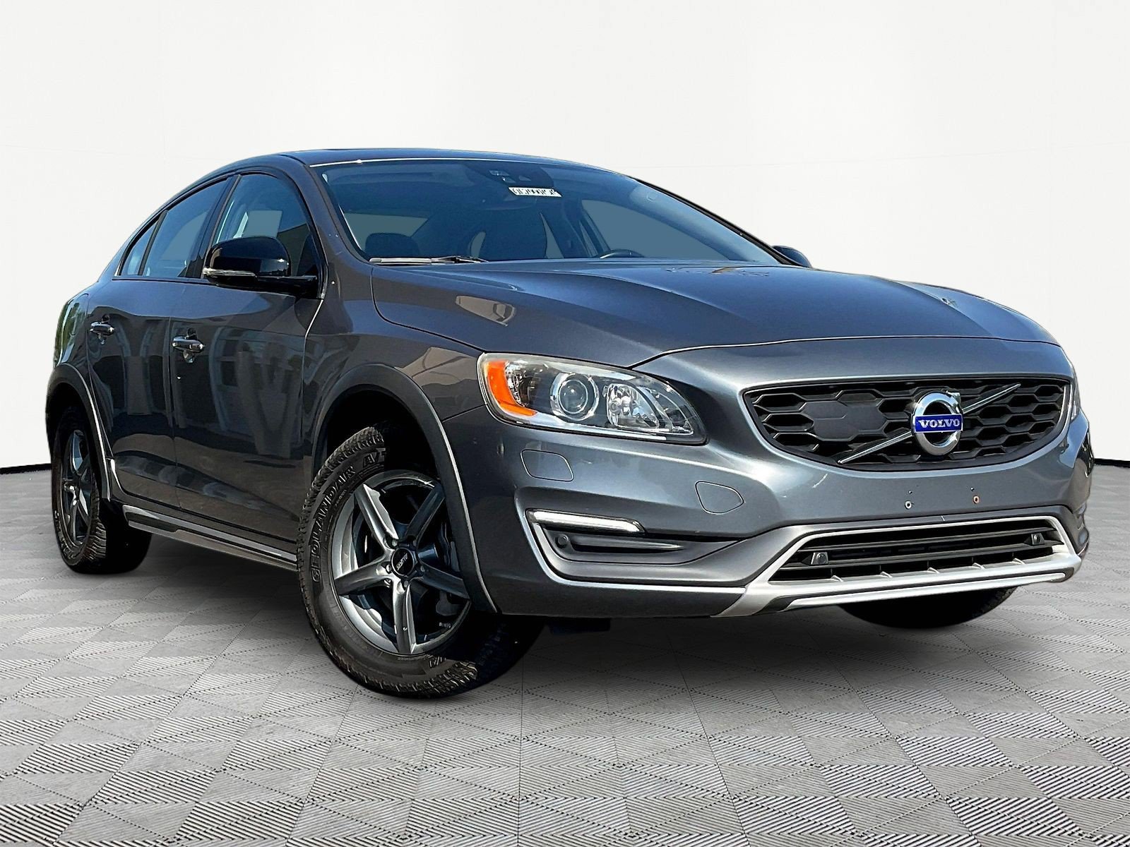 Used 2016 Volvo S60 T5 Cross Country Platinum w/ Protection Package AWD/4WD image 3