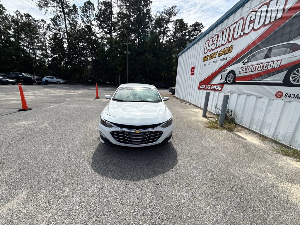 Used 2019 Chevrolet Malibu LT w/ Driver Confidence Package II FWD image 3