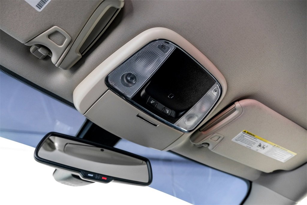 Used 2018 Chrysler 300 Touring L image 26