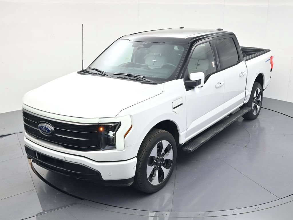 Used 2023 Ford F150 Lightning Platinum AWD/4WD image 34