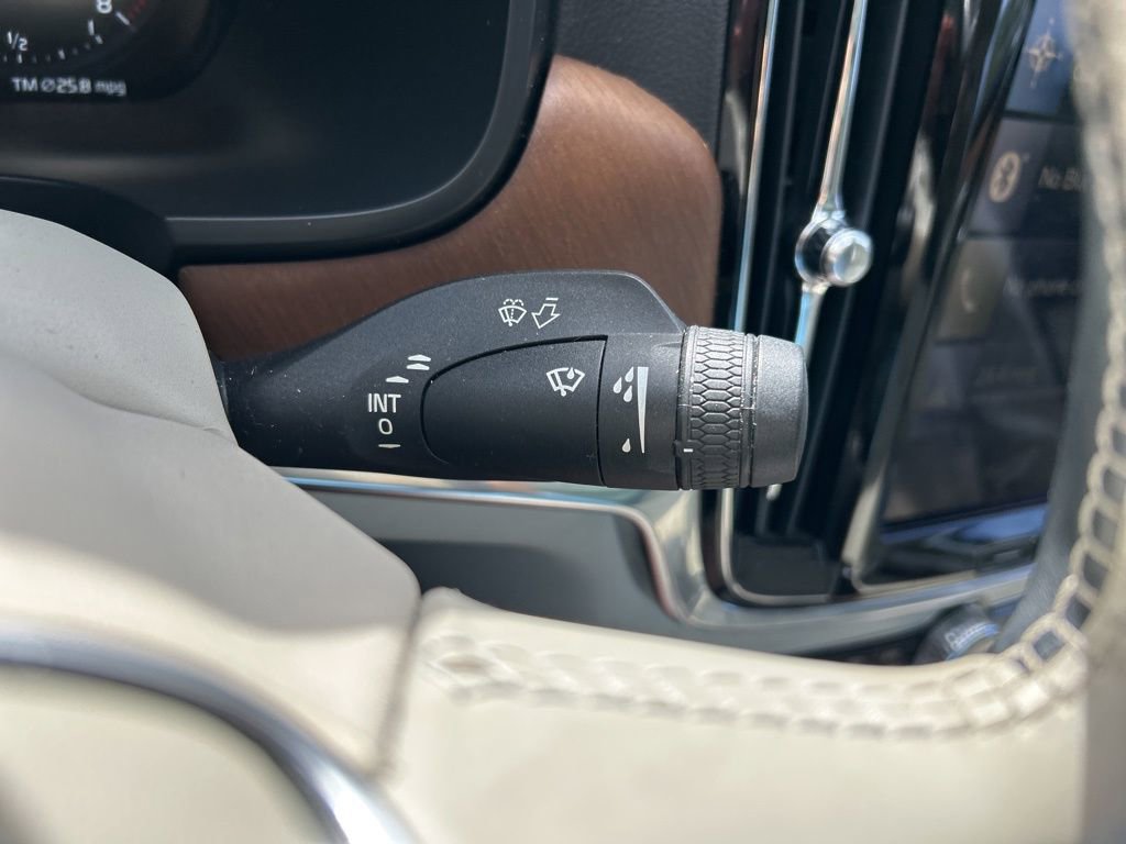 Used 2018 Volvo S90 T6 Inscription w/ Convenience Package image 29