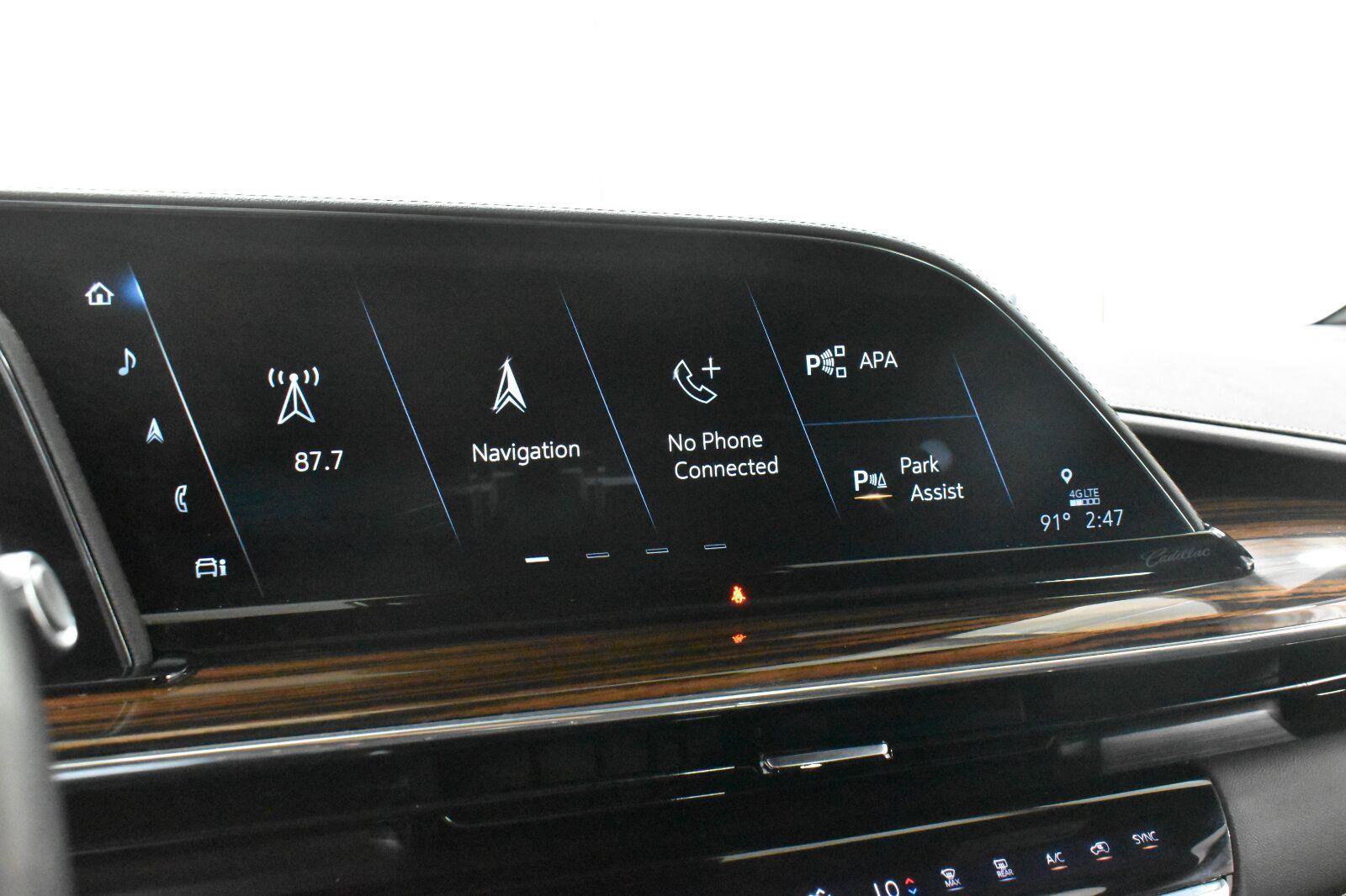 Certified 2023 Cadillac Escalade ESV Premium Luxury AWD/4WD image 15