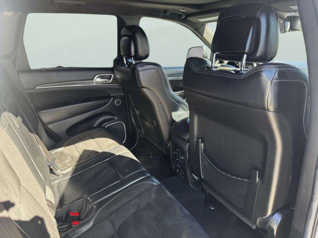 Used 2015 Jeep Grand Cherokee SRT image 47