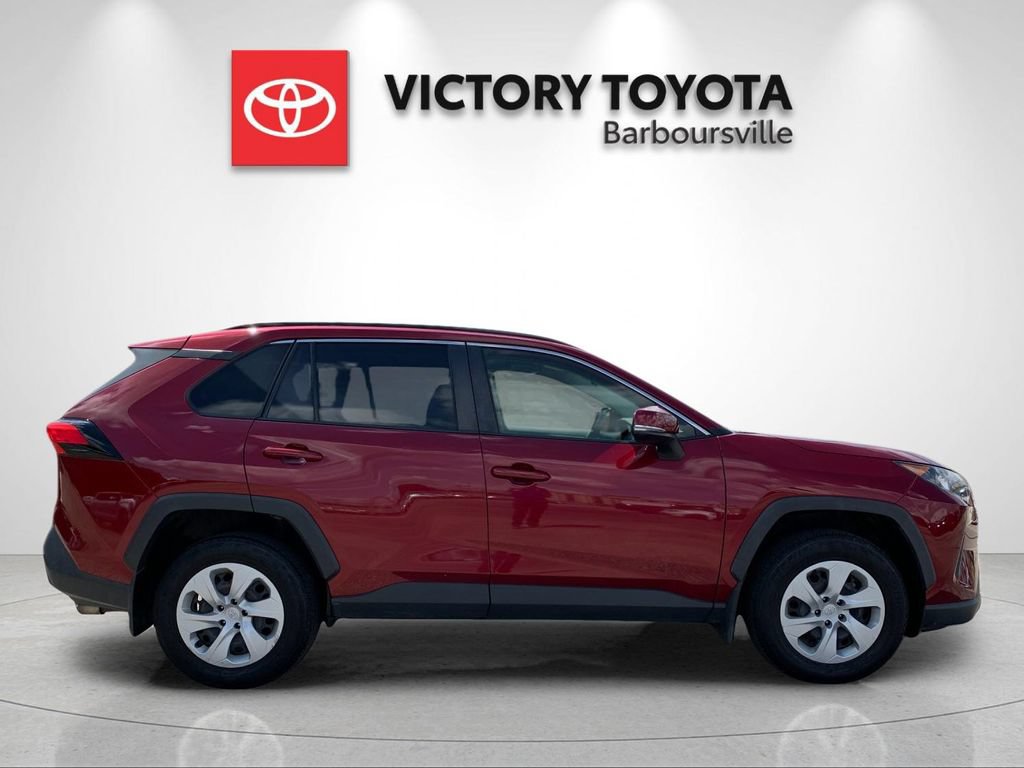 Used 2021 Toyota RAV4 LE AWD/4WD image 6