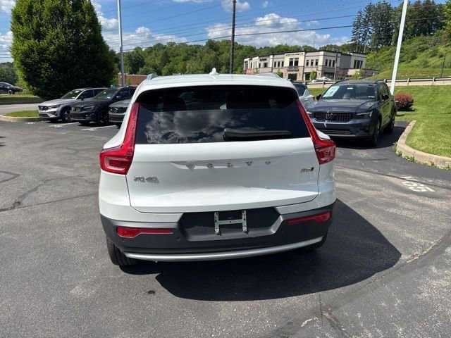 Used 2023 Volvo XC40 B5 Plus w/ Climate Package AWD/4WD image 5