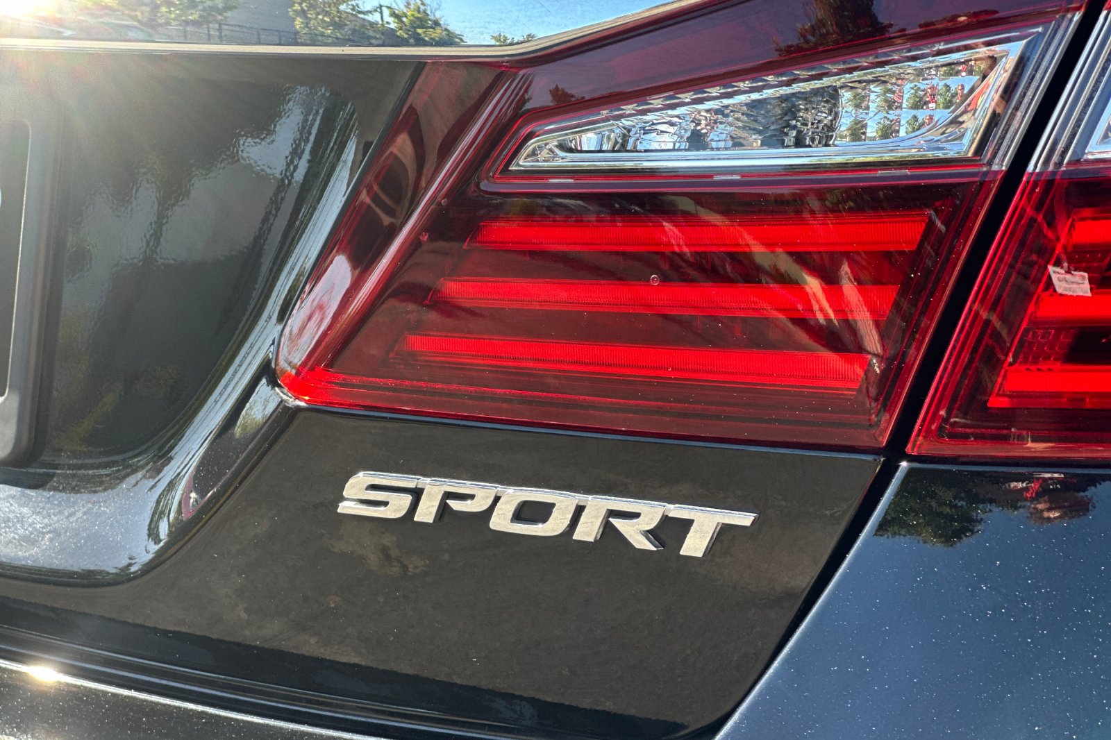 Used 2017 Honda Accord Sport image 12