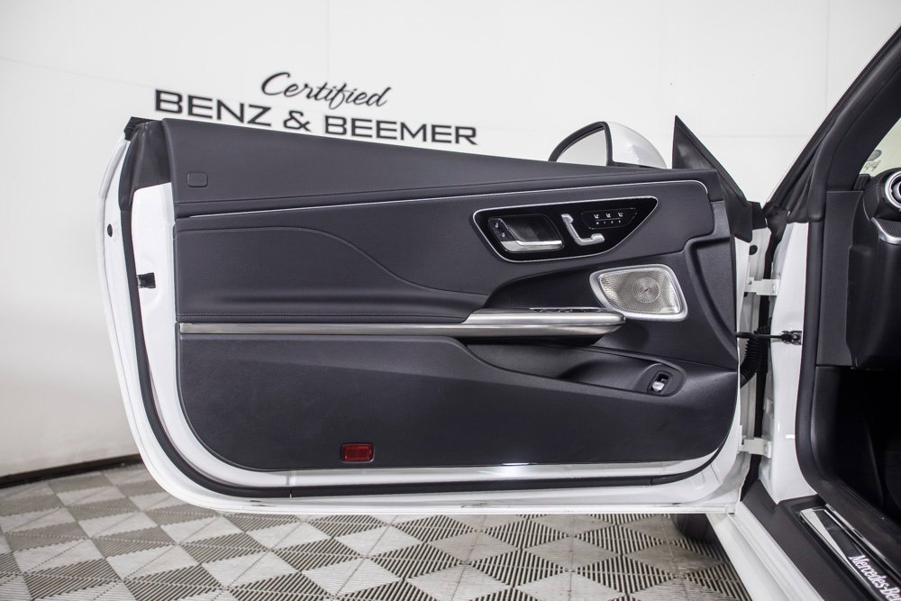 Used 2025 Mercedes-Benz CLE 300 4MATIC Cabriolet image 19