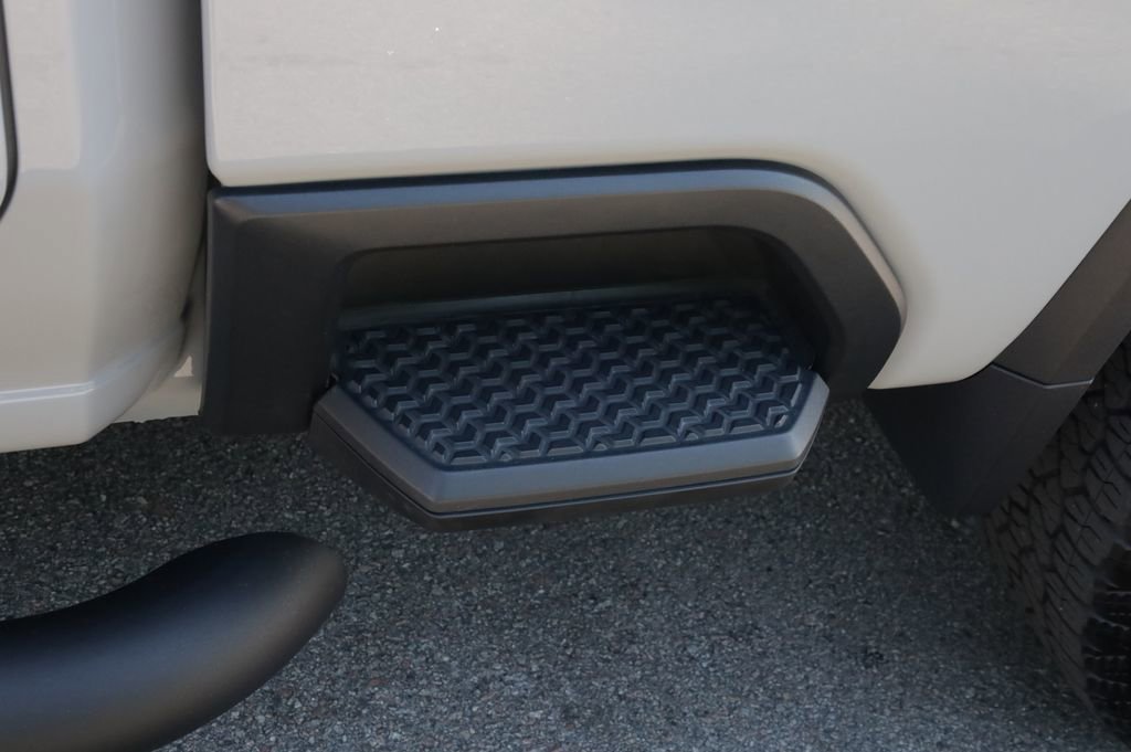 Used 2025 Chevrolet Silverado 2500 Custom w/ Custom Value Package image 25