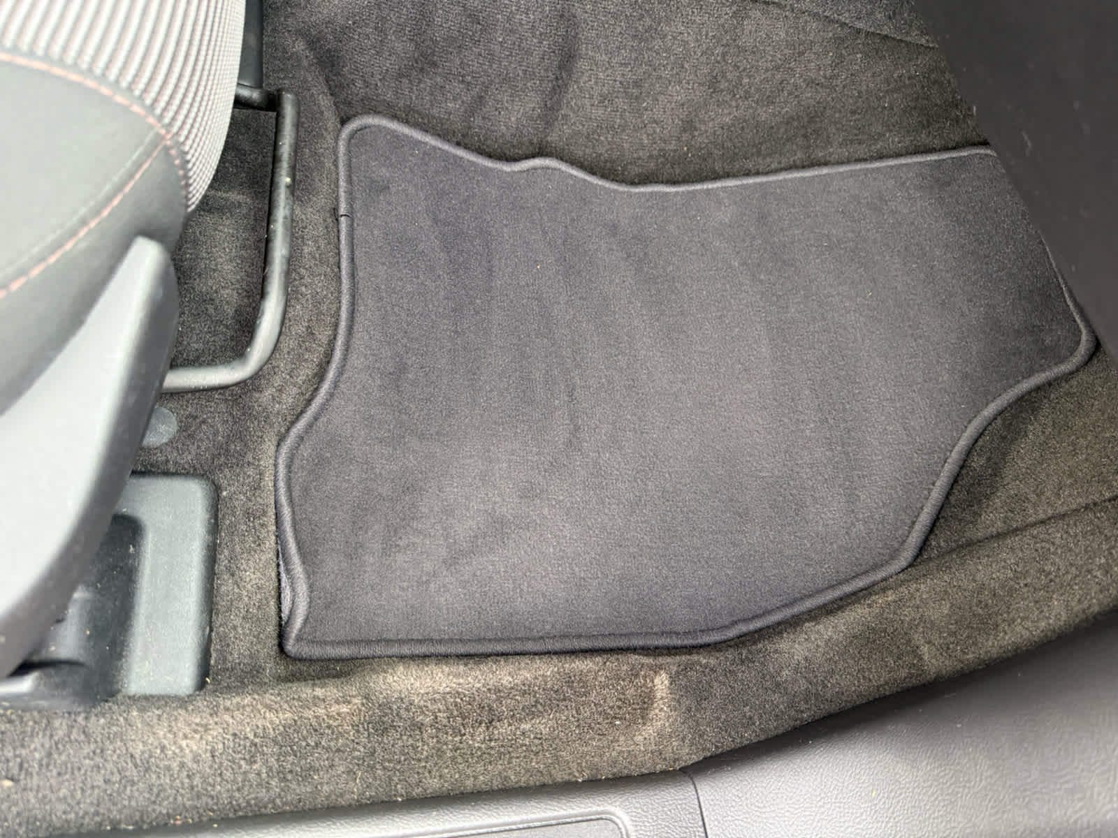 Used 2012 Ford Taurus SEL FWD image 9