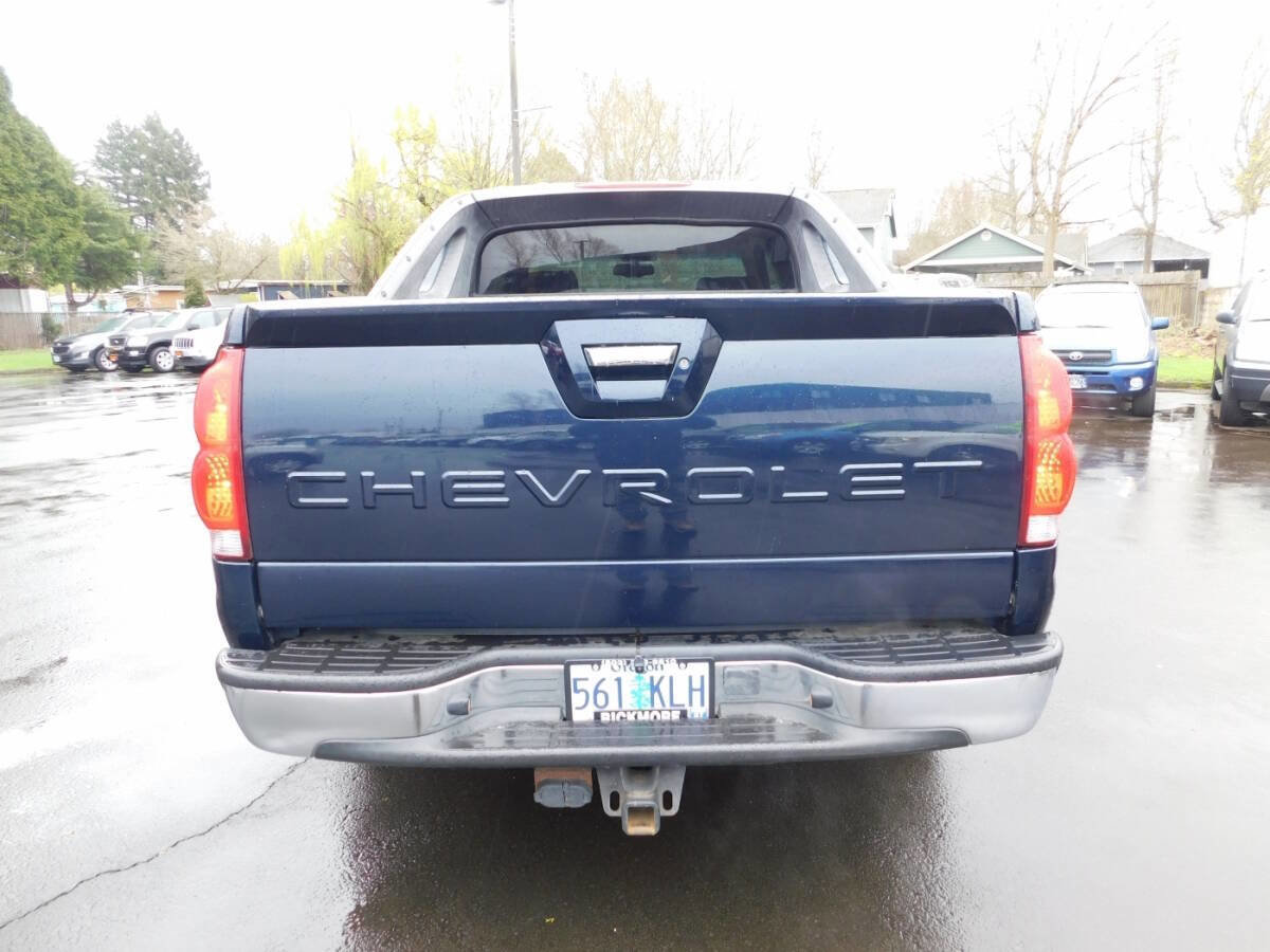 Used 2005 Chevrolet Avalanche Z71 w/ Sun And Sound Package image 20