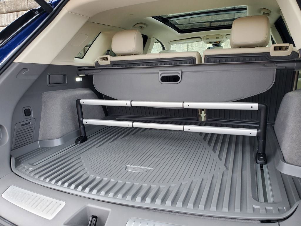 Certified 2023 Cadillac XT5 Premium Luxury w/ LPO, Floor Liner Package image 43