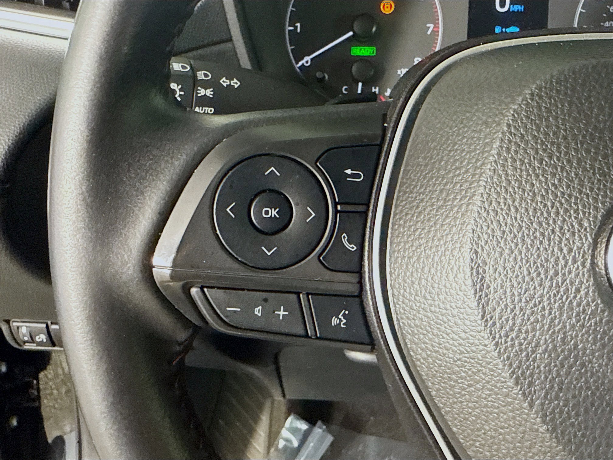 Used 2024 Toyota Corolla Cross AWD Hybrid w/ Moonroof Package image 14