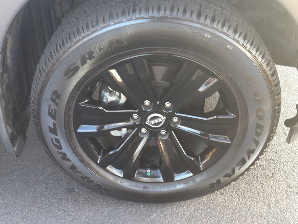 Certified 2024 Nissan Titan SV w/ SV Convenience Package image 9