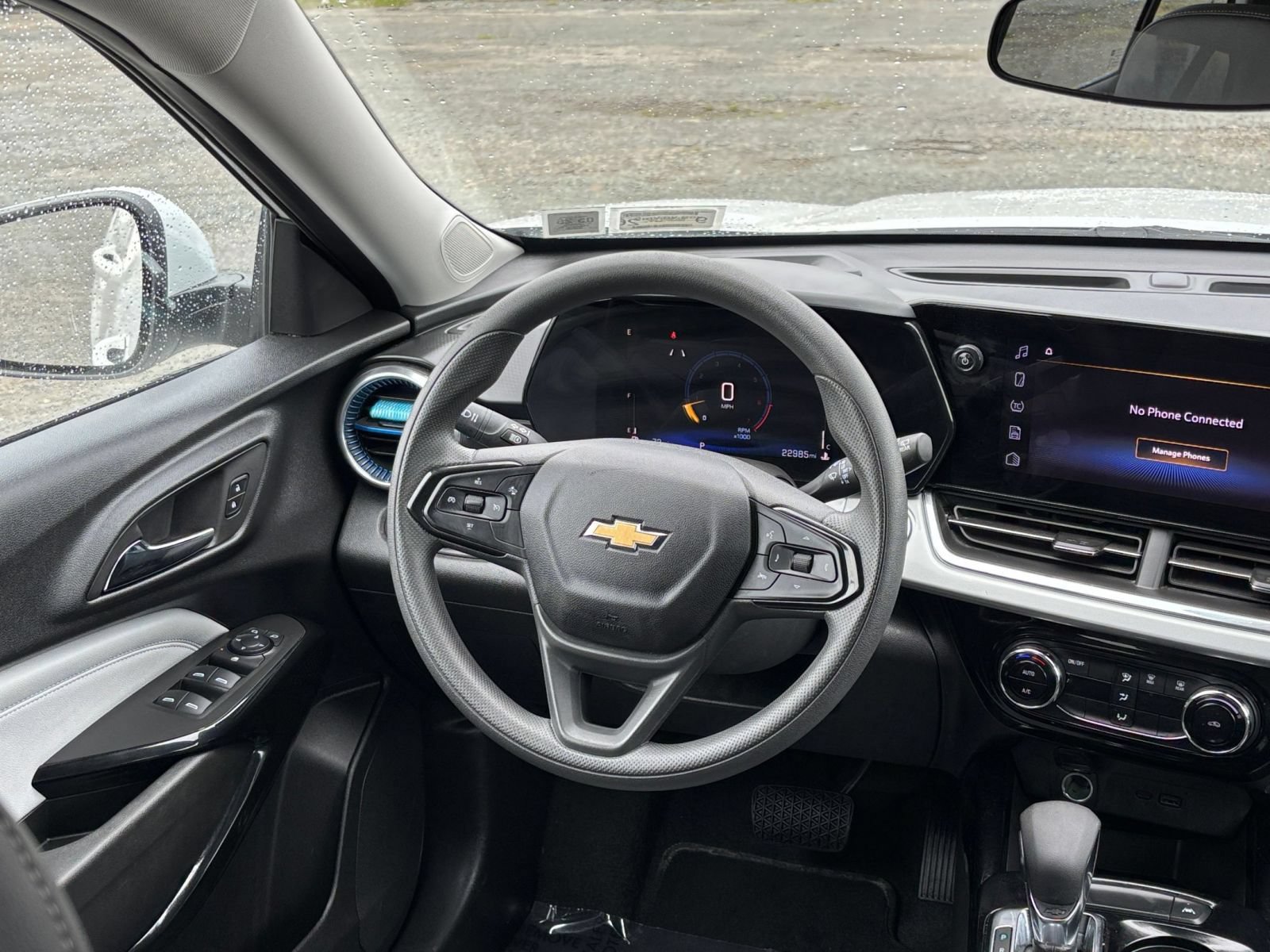 Used 2025 Chevrolet Trax LT FWD image 36