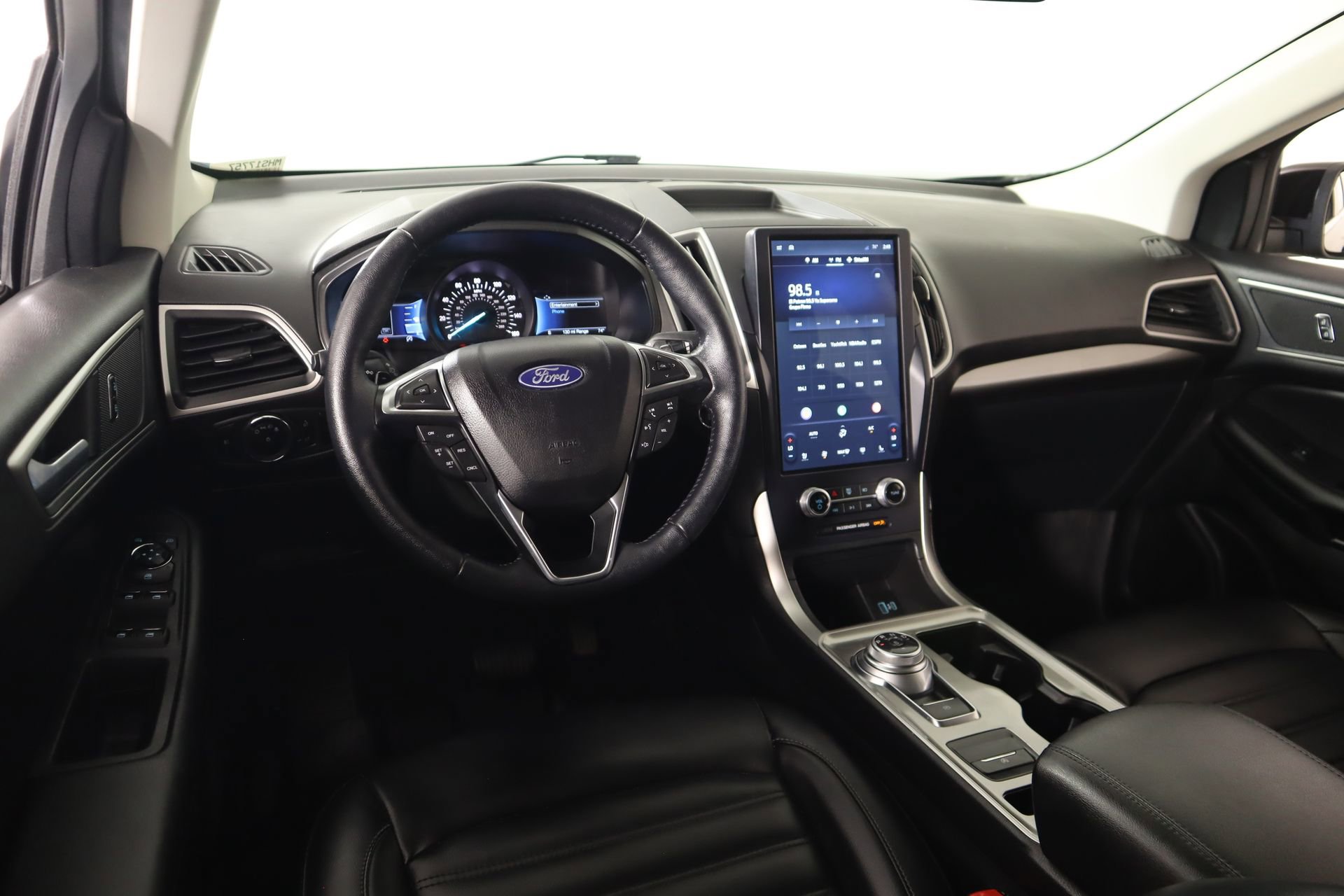 Used 2023 Ford Edge SEL w/ Convenience Package image 2