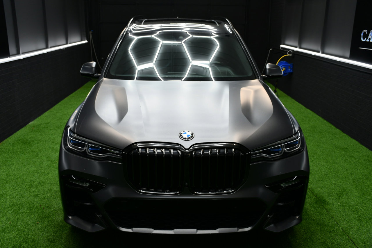 Used 2022 BMW X7 M50i w/ Executive Package image 6