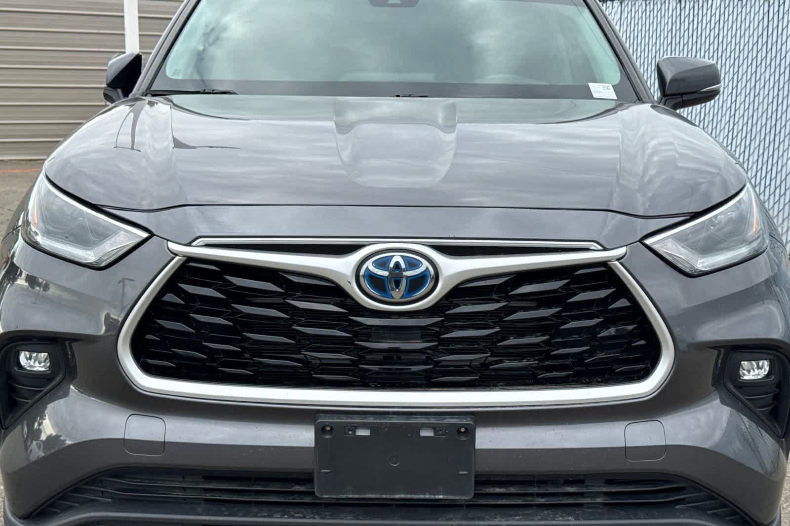 Used 2021 Toyota Highlander XLE FWD image 15