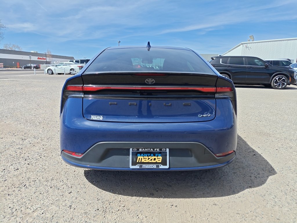 Used 2023 Toyota Prius LE image 3