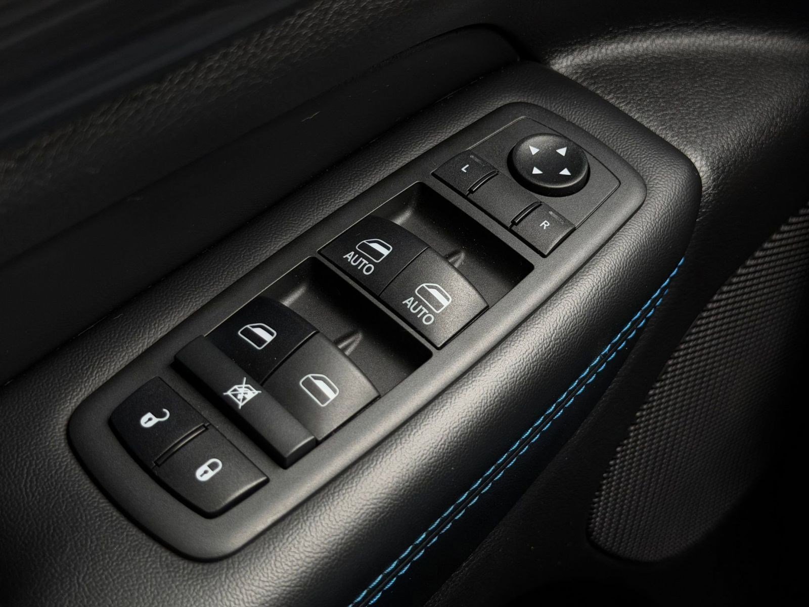 Used 2019 Jeep Grand Cherokee Laredo image 23