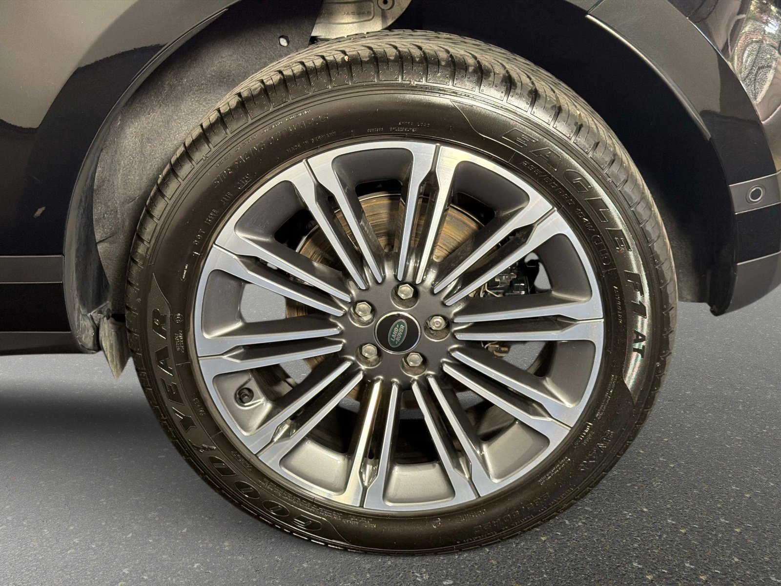 Used 2026 Land Rover Range Rover Evoque S image 13