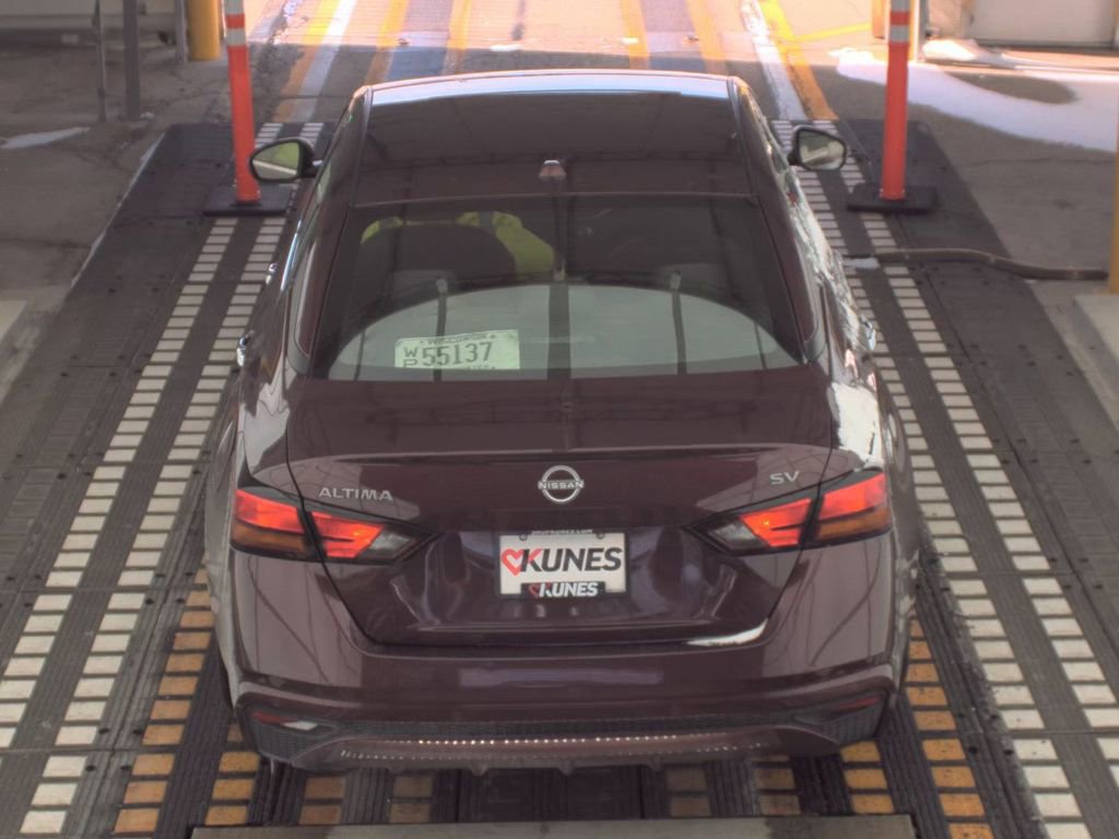 Used 2024 Nissan Altima 2.5 SV image 17