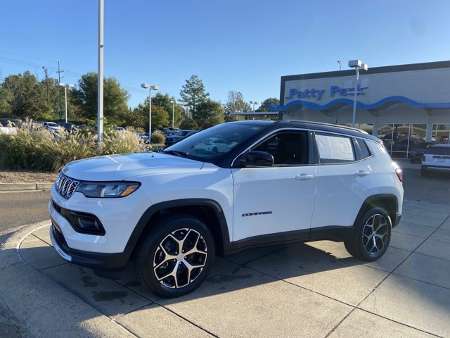 Used 2024 Jeep Compass Limited AWD/4WD image 15