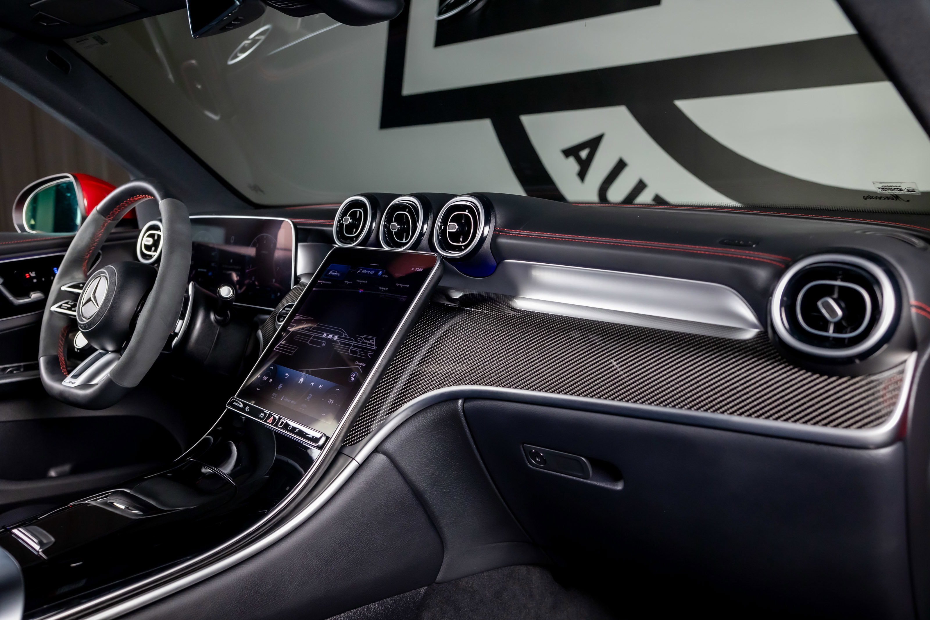 Used 2024 Mercedes-Benz GLC 43 AMG 4MATIC image 27