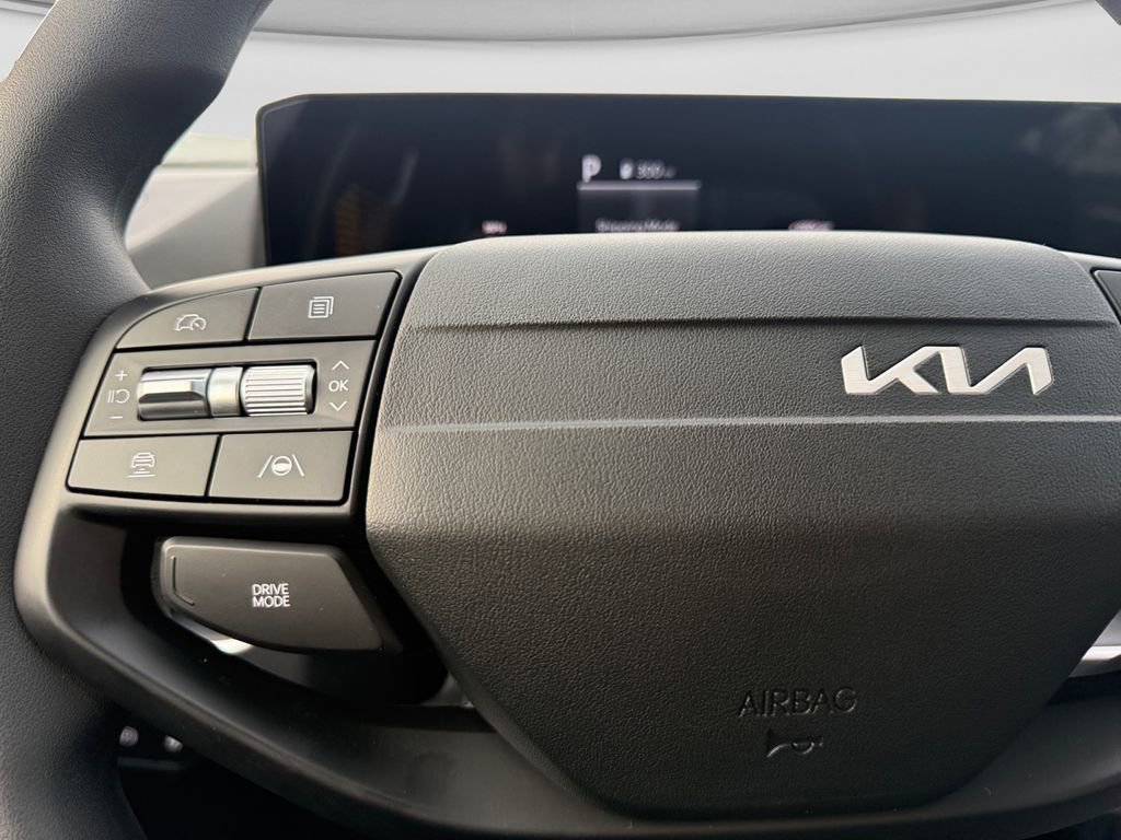 New 2026 Kia K4 LXS image 25